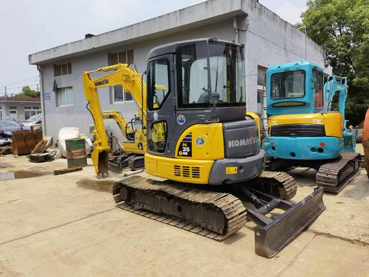 Second Hand Good Condition Komatsu PC35MR-3 Crawler Excavator Used Komatsu PC35MR-3 Excavator in stock - מחפר סורק: תמונה 2 Second Hand Good Condition Komatsu PC35MR-3 Crawler Excavator Used Komatsu PC35MR-3 Excavator in stock - מחפר סורק: תמונה 2