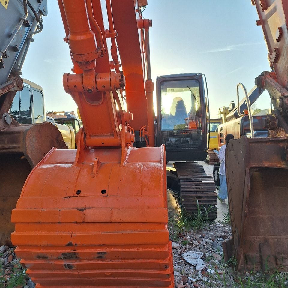 Second hand Hitachi ZX210 excavator - מחפר: תמונה 4 Second hand Hitachi ZX210 excavator - מחפר: תמונה 4