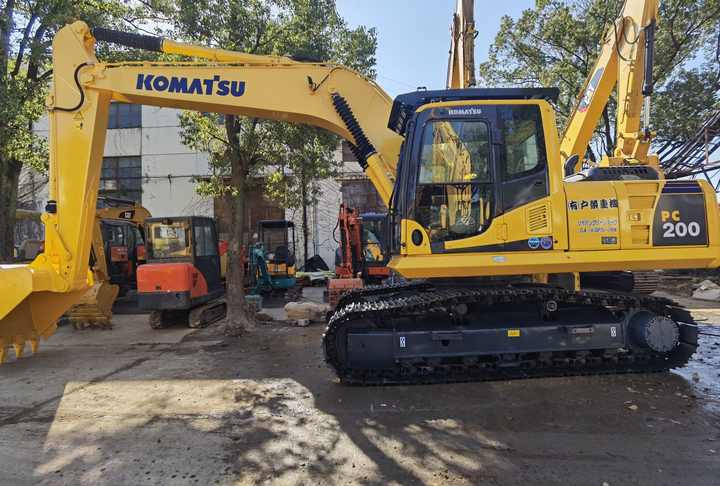 Secondhand komatsu pc220-8 excavator low price high quality Japan Komatsu Excavator PC220-8 for sale - מחפר סורק: תמונה 3 Secondhand komatsu pc220-8 excavator low price high quality Japan Komatsu Excavator PC220-8 for sale - מחפר סורק: תמונה 3