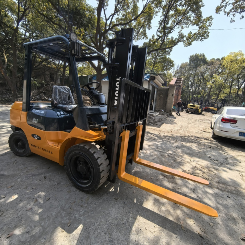 Toyota FD30 Forklift - מלגזת סולר: תמונה 5 Toyota FD30 Forklift - מלגזת סולר: תמונה 5