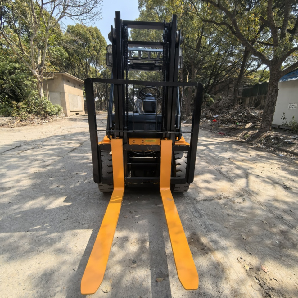 Toyota FD30 Forklift - מלגזת סולר: תמונה 4 Toyota FD30 Forklift - מלגזת סולר: תמונה 4