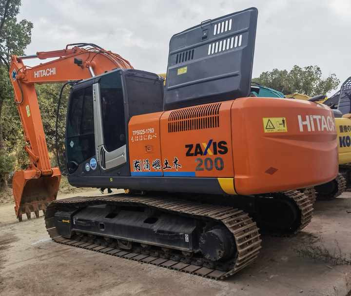 Used excavator Hitachi 20 ton original Japan Hitachi ZX200-3 ZX200-5G EX200-5 ZX240 Excavator FOR SALE - מחפר: תמונה 2 Used excavator Hitachi 20 ton original Japan Hitachi ZX200-3 ZX200-5G EX200-5 ZX240 Excavator FOR SALE - מחפר: תמונה 2