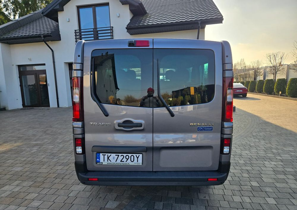 Renault Trafic Grand SpaceClass 2.0 dCi EDC - מכונית: תמונה 4 Renault Trafic Grand SpaceClass 2.0 dCi EDC - מכונית: תמונה 4
