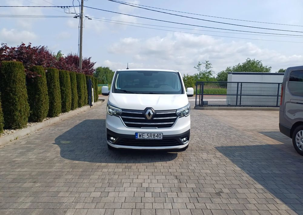 Renault Trafick - כלי רכב מסחרי עם לוח: תמונה 2 Renault Trafick - כלי רכב מסחרי עם לוח: תמונה 2