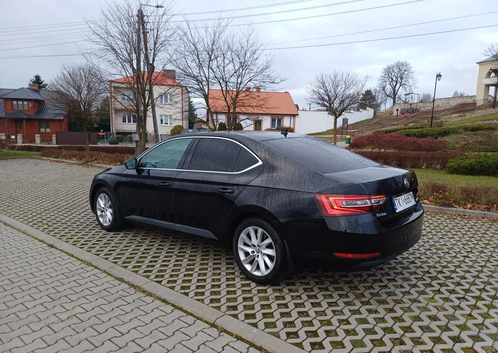 Skoda Superb 2.0 TDI Ambition - סדאן: תמונה 3 Skoda Superb 2.0 TDI Ambition - סדאן: תמונה 3