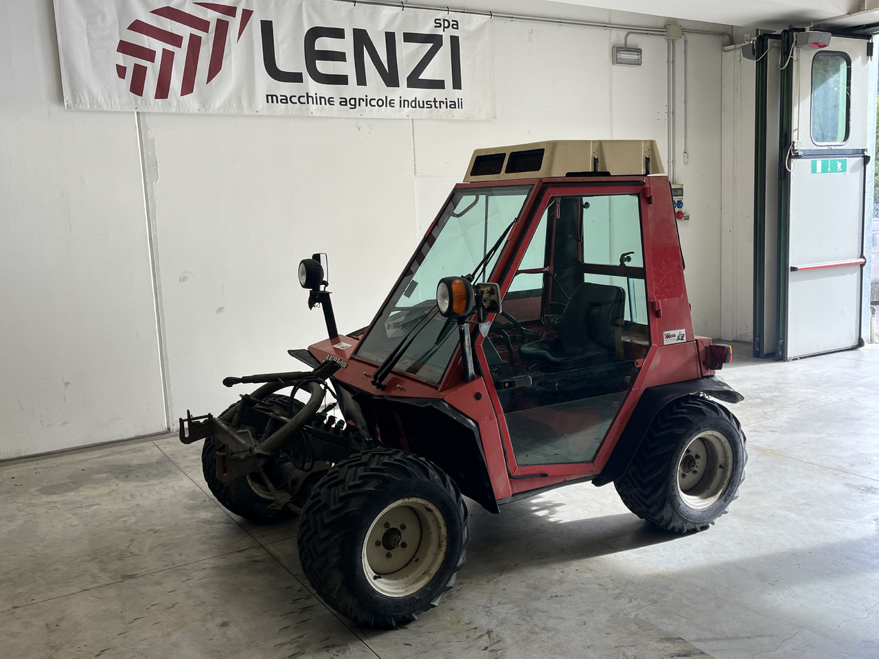 AEBI TT 70 S - טרקטור חקלאי: תמונה 2 AEBI TT 70 S - טרקטור חקלאי: תמונה 2