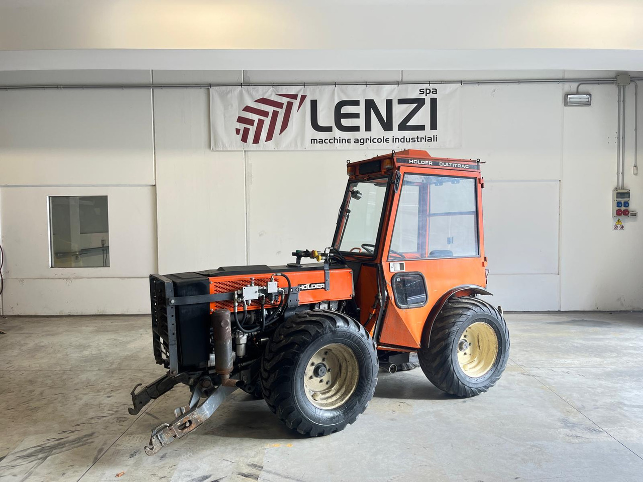 HOLDER CULTITRAC 411 - טרקטור חקלאי: תמונה 1 HOLDER CULTITRAC 411 - טרקטור חקלאי: תמונה 1