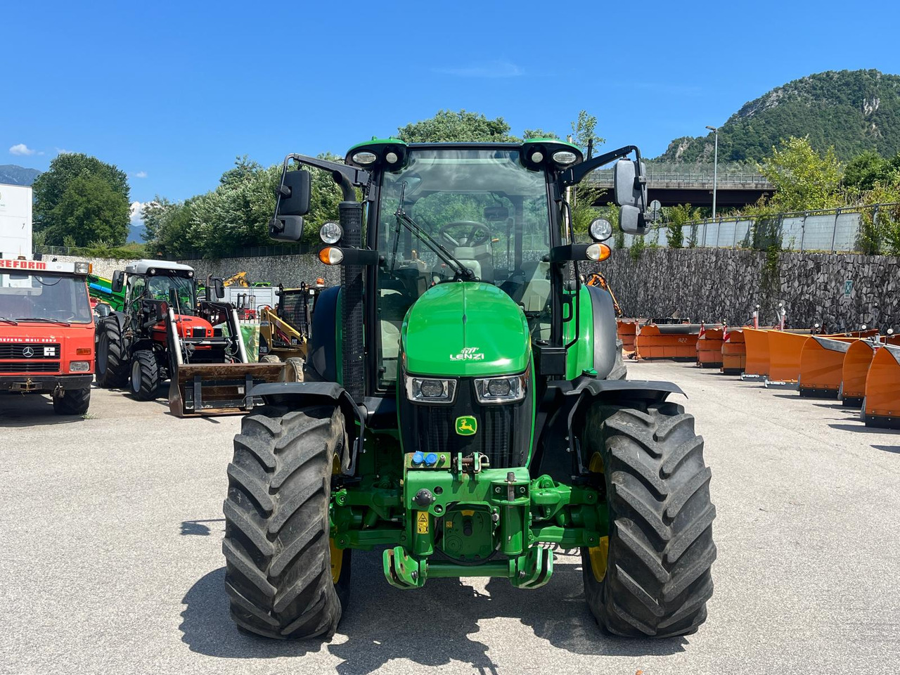 JOHN DEERE 5115R - טרקטור חקלאי: תמונה 3 JOHN DEERE 5115R - טרקטור חקלאי: תמונה 3