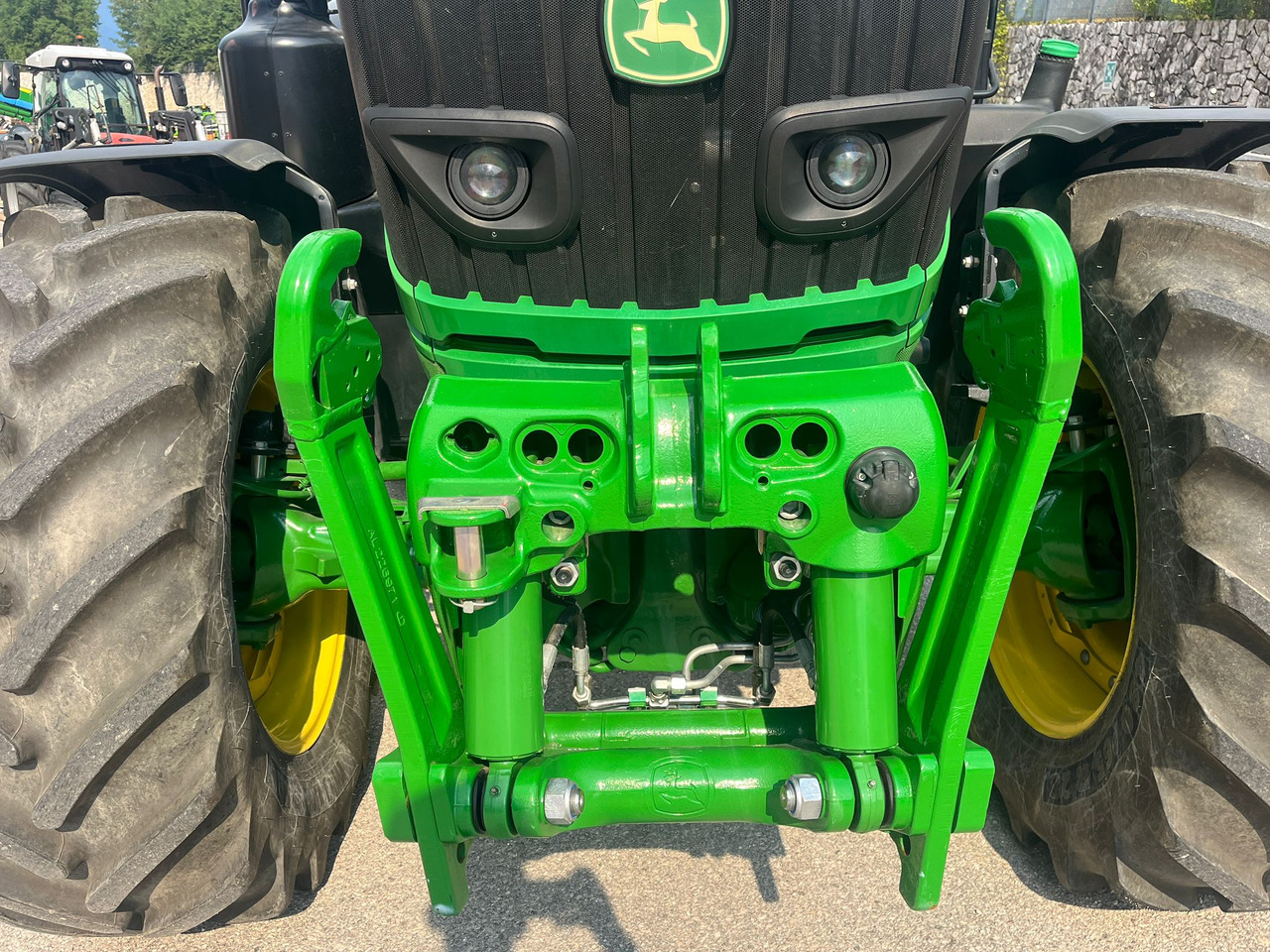 הַחכָּרָה  JOHN DEERE 6145 R JOHN DEERE 6145 R: תמונה 12