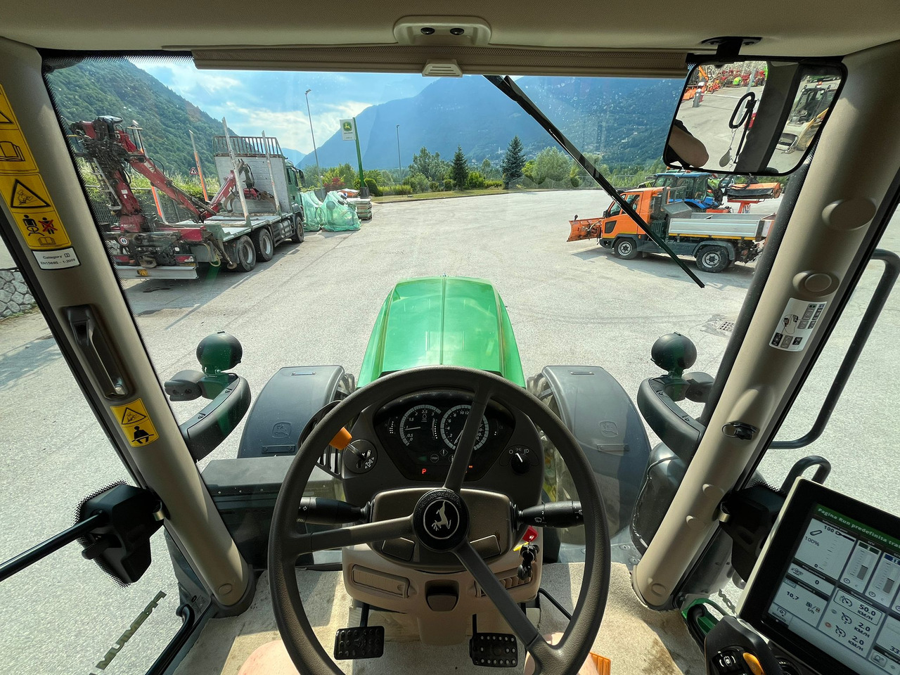 הַחכָּרָה  JOHN DEERE 6145 R JOHN DEERE 6145 R: תמונה 18