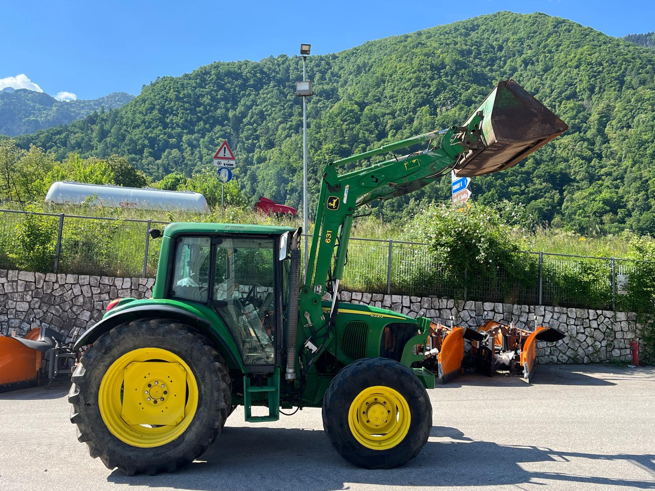 JOHN DEERE 6320 - טרקטור חקלאי: תמונה 4 JOHN DEERE 6320 - טרקטור חקלאי: תמונה 4