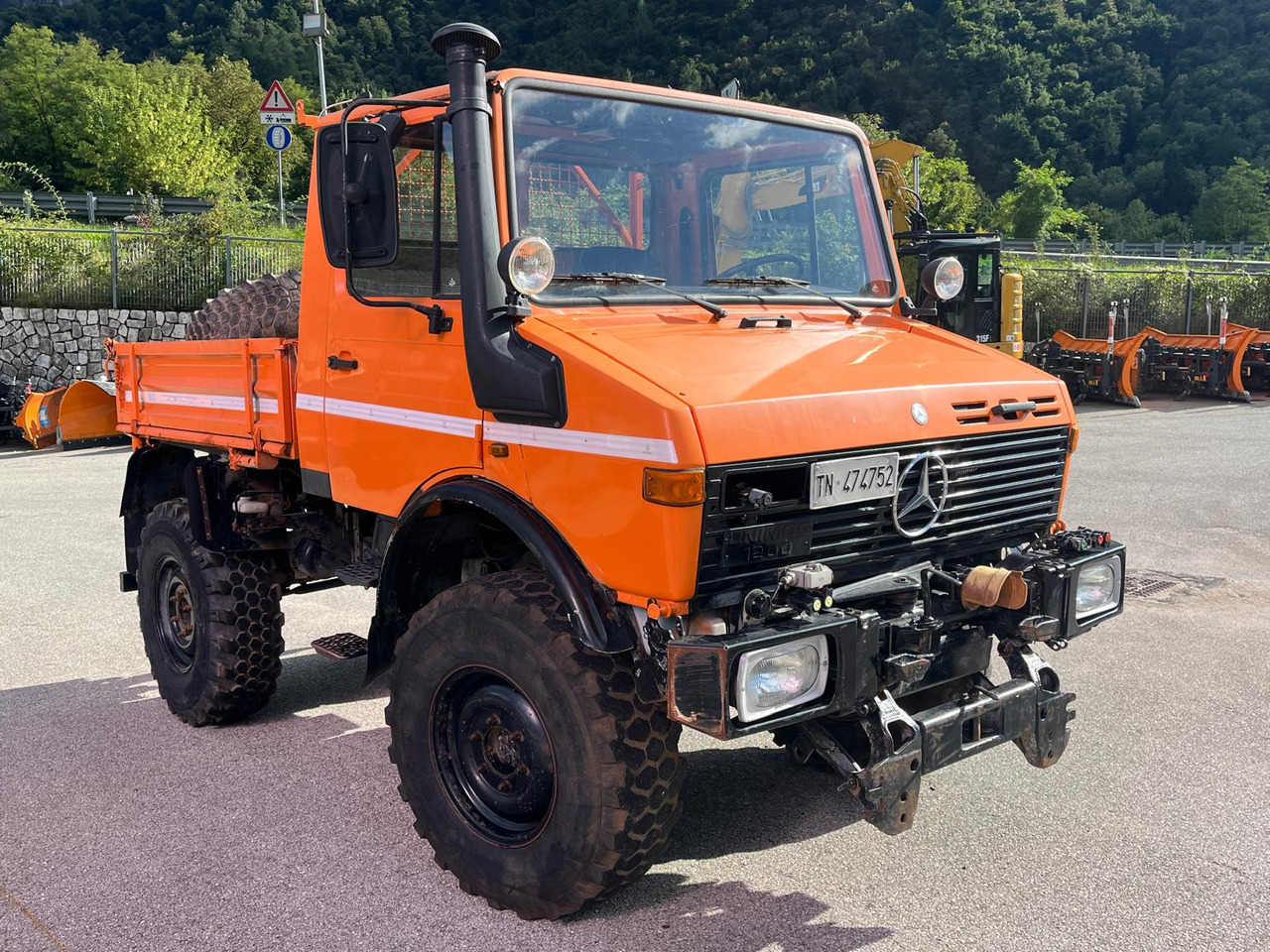 MERCEDES BENZ UNIMOG U1200 – 70 - מזהיר: תמונה 4 MERCEDES BENZ UNIMOG U1200 – 70 - מזהיר: תמונה 4