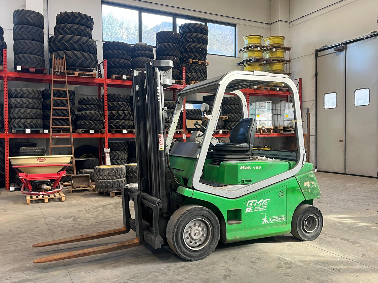 MULETTO CESAB MAK 450 - מלגזה חשמלית: תמונה 1 MULETTO CESAB MAK 450 - מלגזה חשמלית: תמונה 1