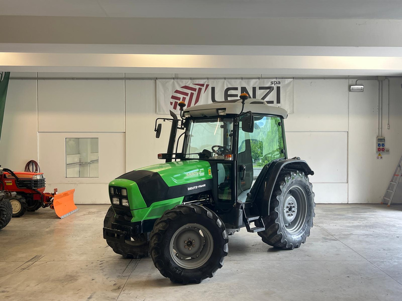 TRATTORE DEUTZ-FAHR 5100.4 D - טרקטור חקלאי: תמונה 1 TRATTORE DEUTZ-FAHR 5100.4 D - טרקטור חקלאי: תמונה 1