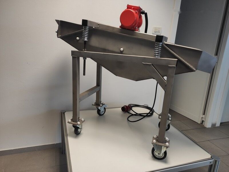 New PP25 VIBRATING SCREENER - ציוד תעשייתי: תמונה 2 New PP25 VIBRATING SCREENER - ציוד תעשייתי: תמונה 2