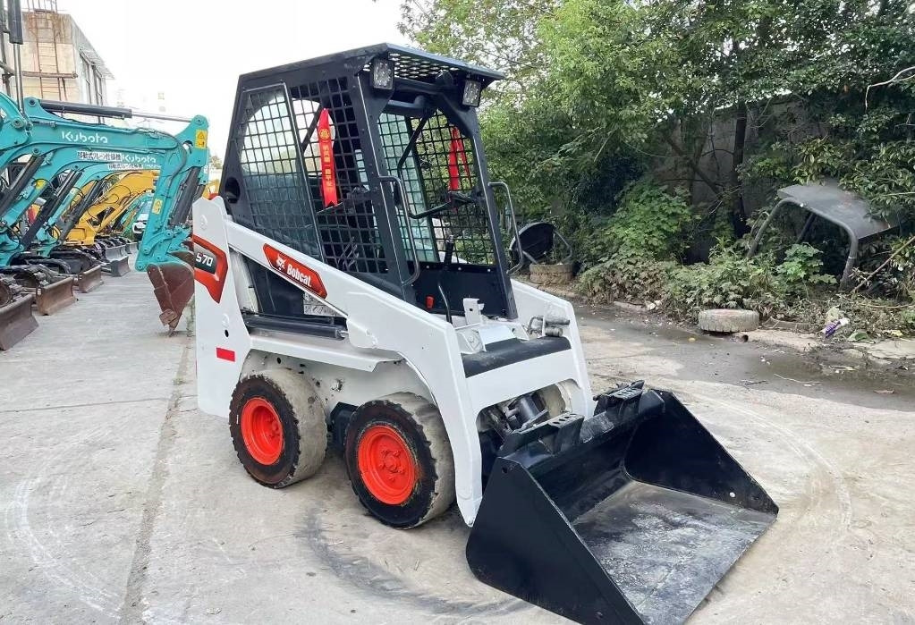Bobcat S 70 - מעמיס היגוי החלקה: תמונה 3 Bobcat S 70 - מעמיס היגוי החלקה: תמונה 3
