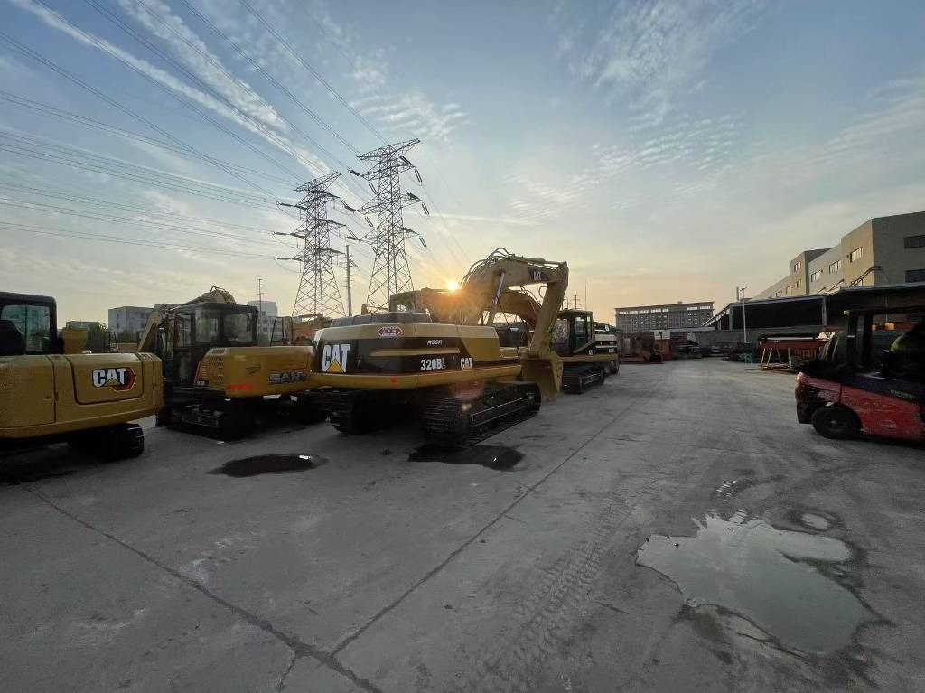 CAT 320 B - מחפר סורק: תמונה 2 CAT 320 B - מחפר סורק: תמונה 2