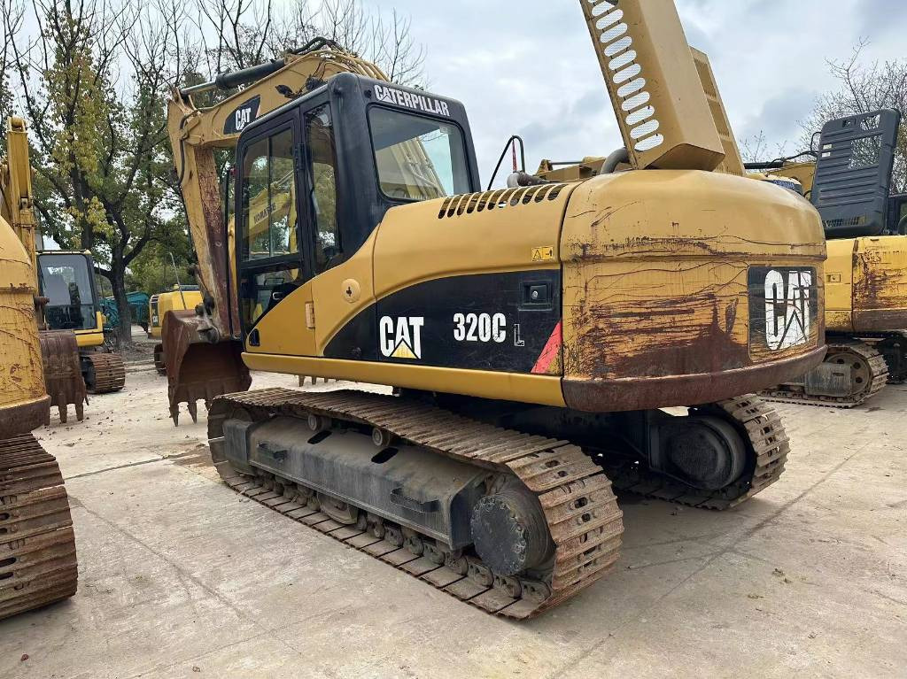 מחפר סורק CAT 320 C L: תמונה 1