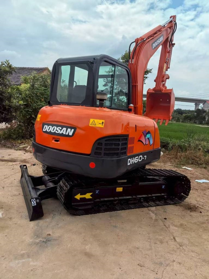 Doosan DH 60 - מיני מחפר: תמונה 1 Doosan DH 60 - מיני מחפר: תמונה 1