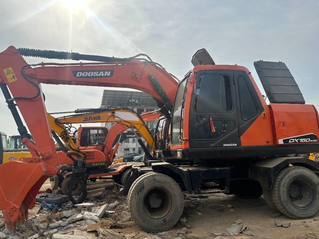 Doosan DX 150W -9 - מחפר גלגלים: תמונה 4 Doosan DX 150W -9 - מחפר גלגלים: תמונה 4