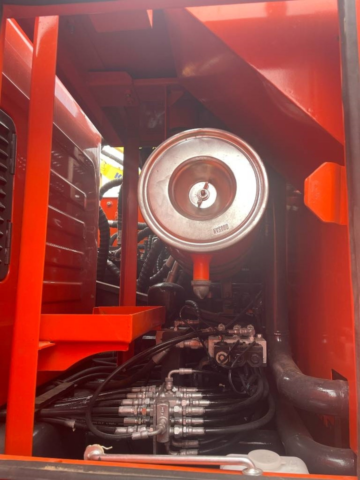 Doosan DX 225 - מחפר סורק: תמונה 5 Doosan DX 225 - מחפר סורק: תמונה 5