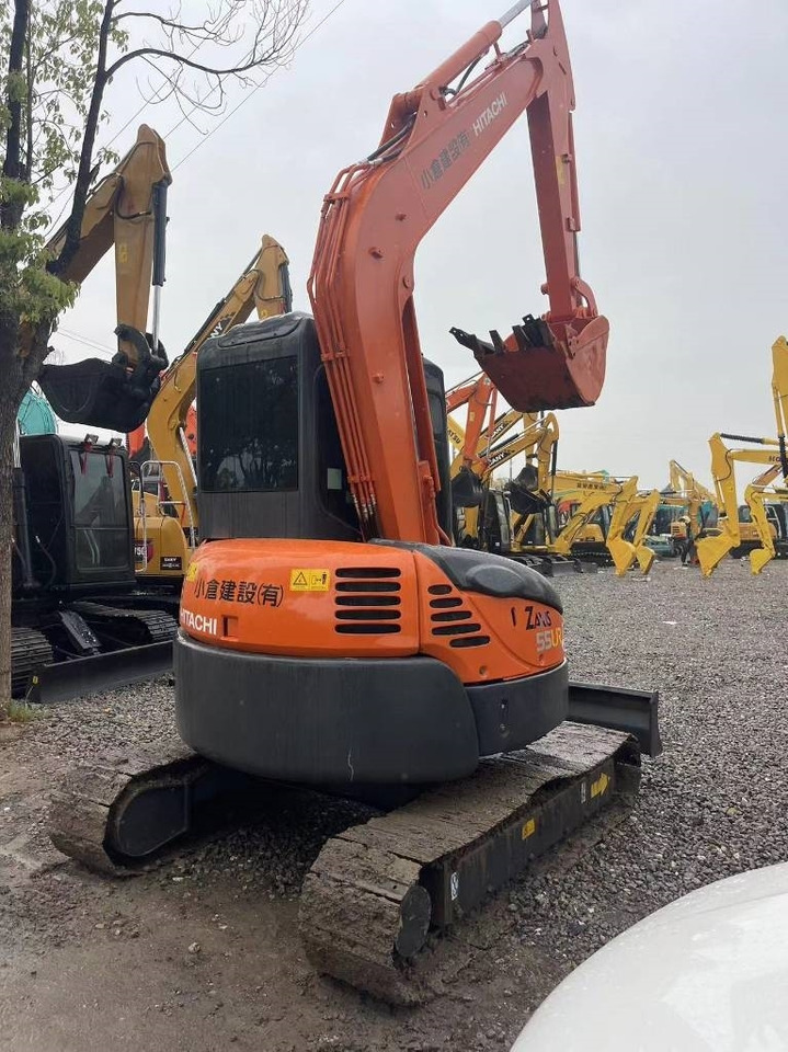 Hitachi 55 - מיני מחפר: תמונה 1 Hitachi 55 - מיני מחפר: תמונה 1