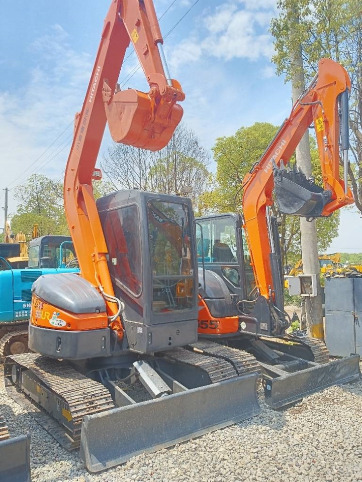 Hitachi 55 - מיני מחפר: תמונה 1 Hitachi 55 - מיני מחפר: תמונה 1