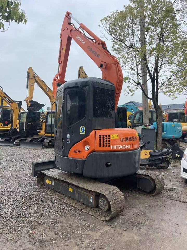 Hitachi 55 - מיני מחפר: תמונה 3 Hitachi 55 - מיני מחפר: תמונה 3