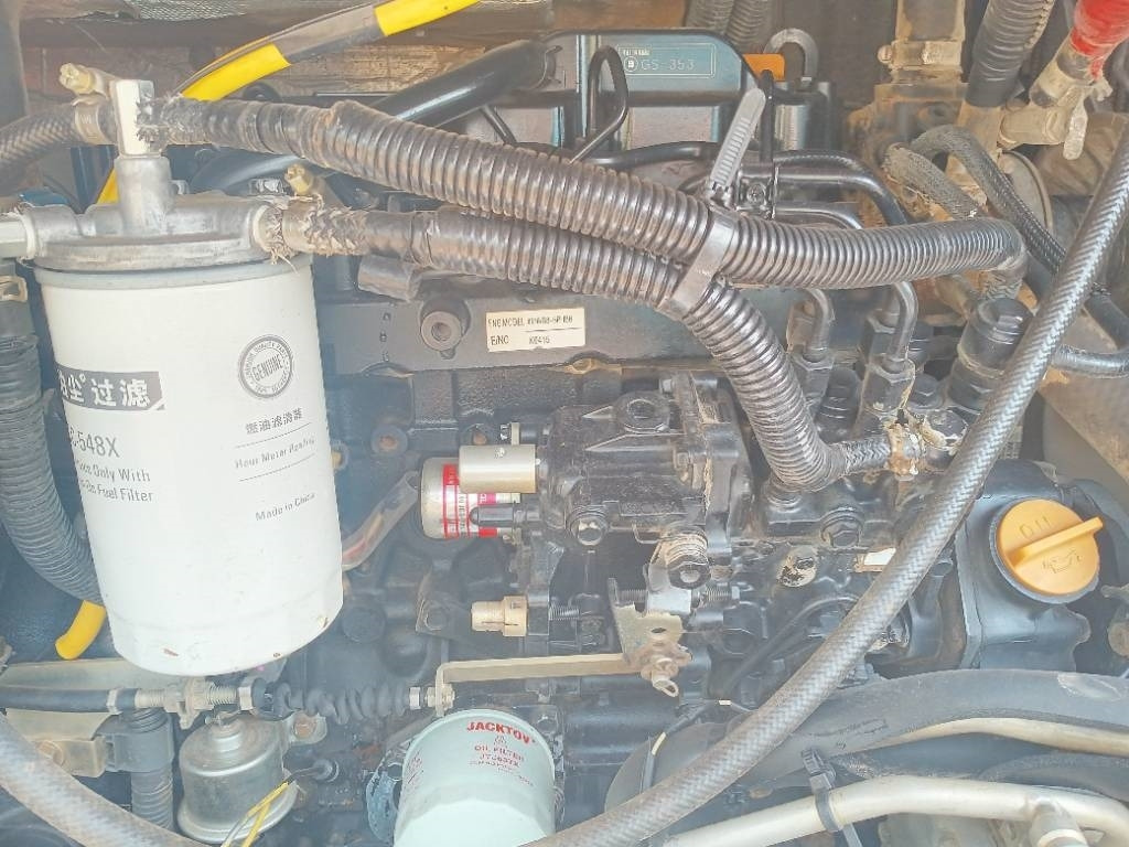 Hitachi 55 - מיני מחפר: תמונה 4 Hitachi 55 - מיני מחפר: תמונה 4