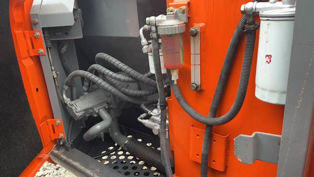 מיני מחפר Hitachi Zaxis 60 [ Copy ]: תמונה 6