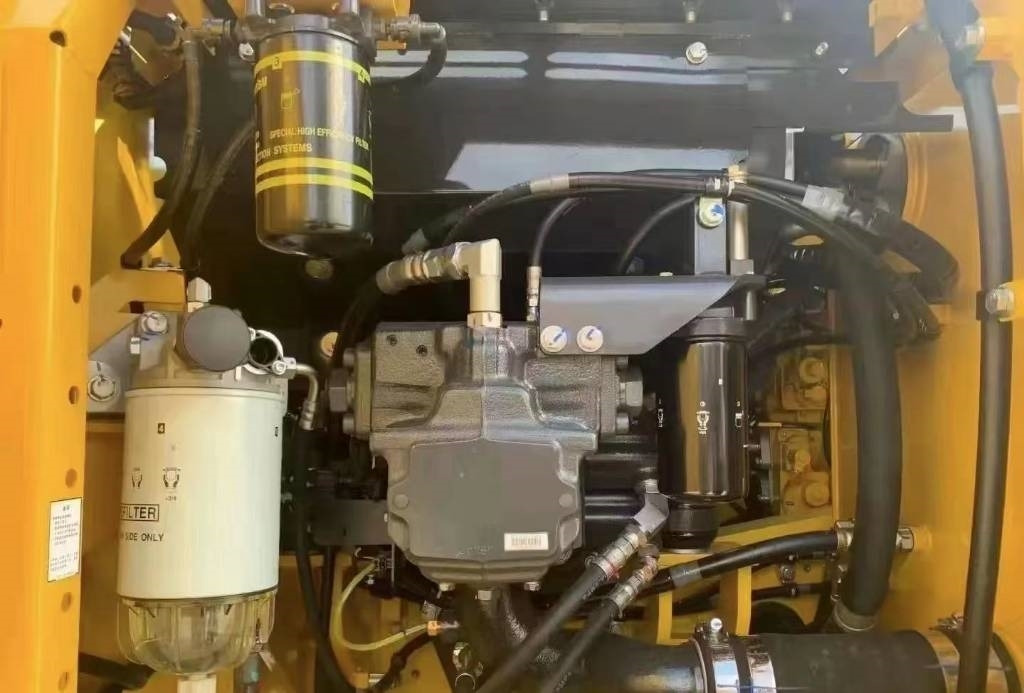 Komatsu PC 200-8 - מחפר סורק: תמונה 5 Komatsu PC 200-8 - מחפר סורק: תמונה 5