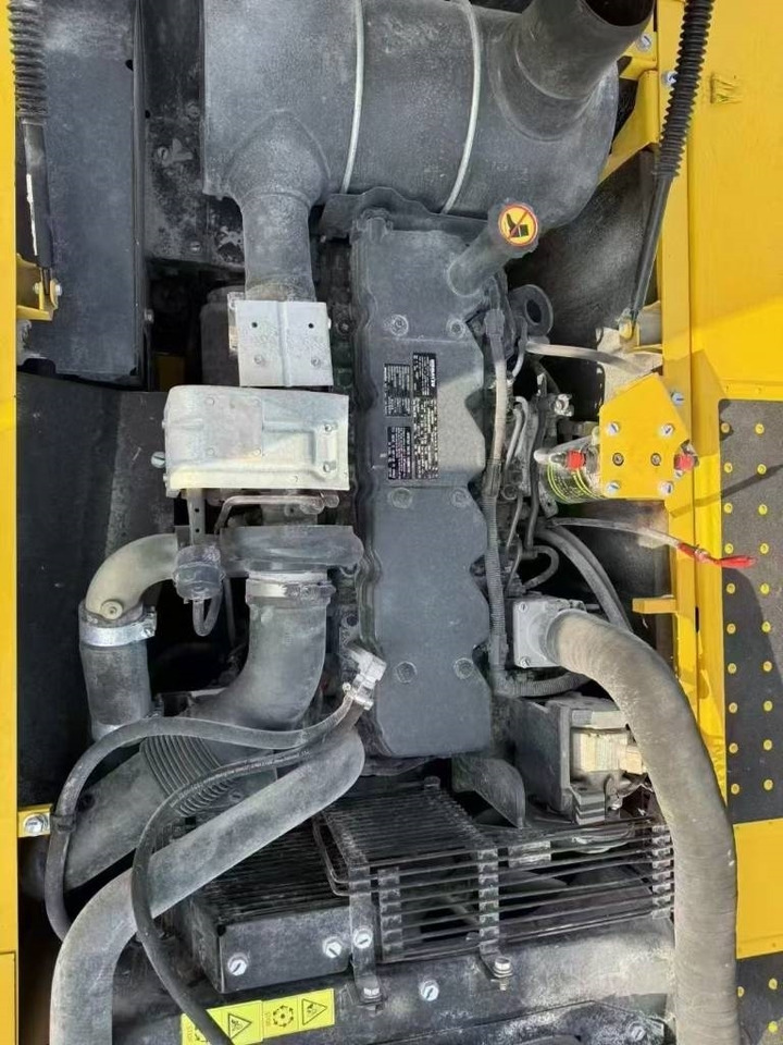 Komatsu PC 220-8 - מחפר סורק: תמונה 2 Komatsu PC 220-8 - מחפר סורק: תמונה 2