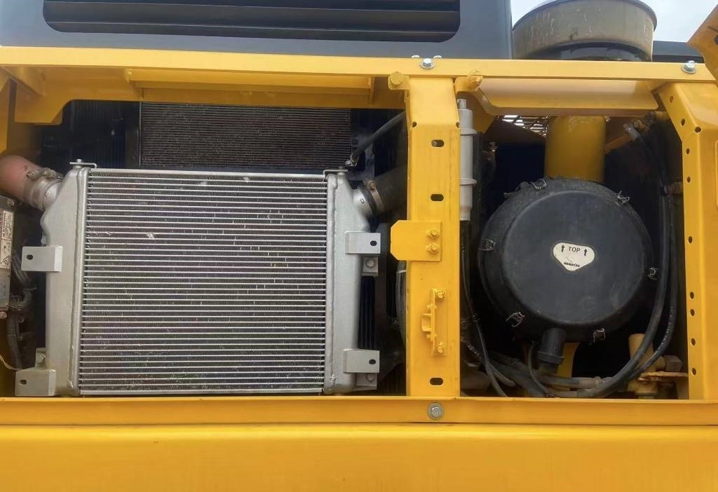 Komatsu PC 400 - מחפר סורק: תמונה 2 Komatsu PC 400 - מחפר סורק: תמונה 2