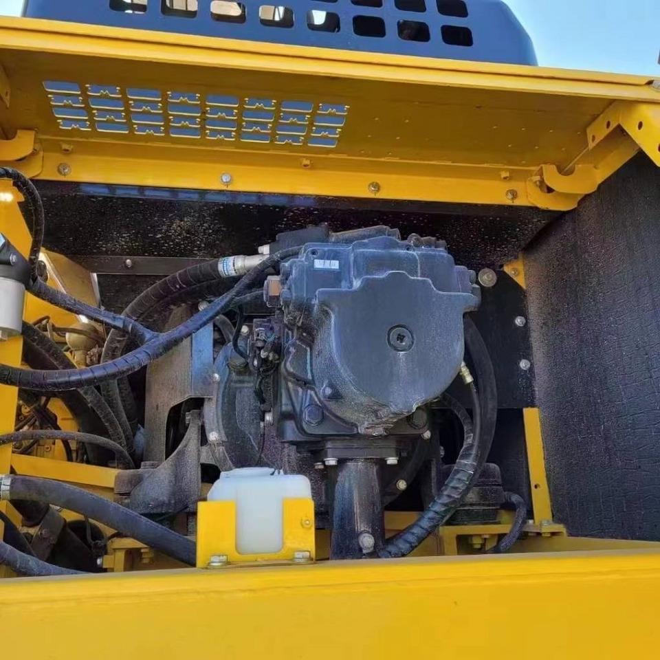 Komatsu PC 450 - מחפר סורק: תמונה 3 Komatsu PC 450 - מחפר סורק: תמונה 3