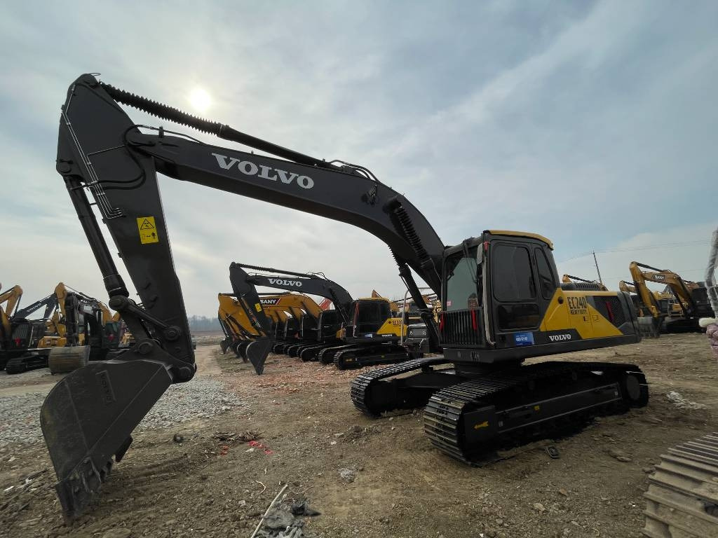 Volvo EC 240 - מחפר סורק: תמונה 1 Volvo EC 240 - מחפר סורק: תמונה 1