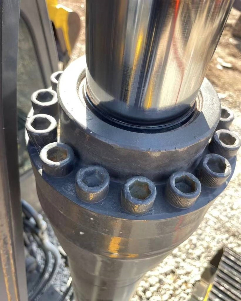 Volvo EC 240 - מחפר סורק: תמונה 3 Volvo EC 240 - מחפר סורק: תמונה 3