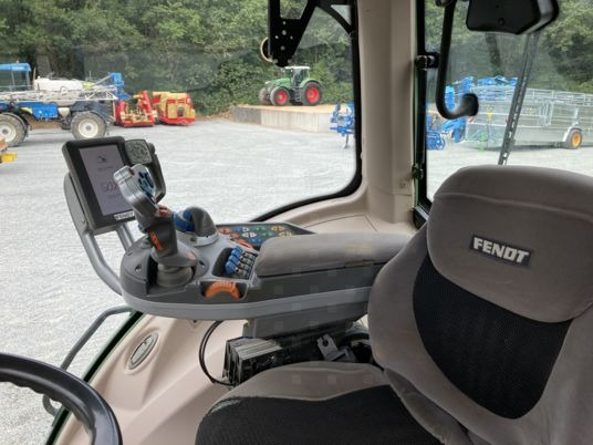 Fendt 824 VARIO SCR PROFI - טרקטור חקלאי: תמונה 5 Fendt 824 VARIO SCR PROFI - טרקטור חקלאי: תמונה 5