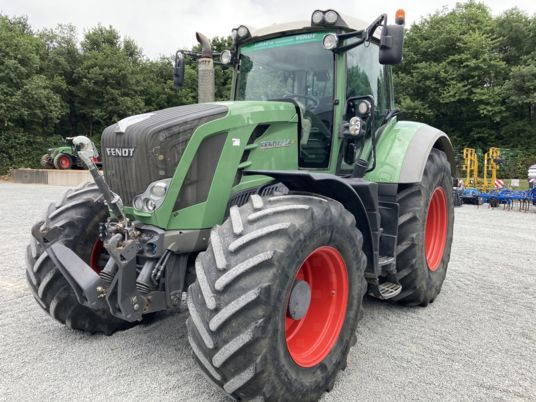 Fendt 824 VARIO SCR PROFI - טרקטור חקלאי: תמונה 2 Fendt 824 VARIO SCR PROFI - טרקטור חקלאי: תמונה 2