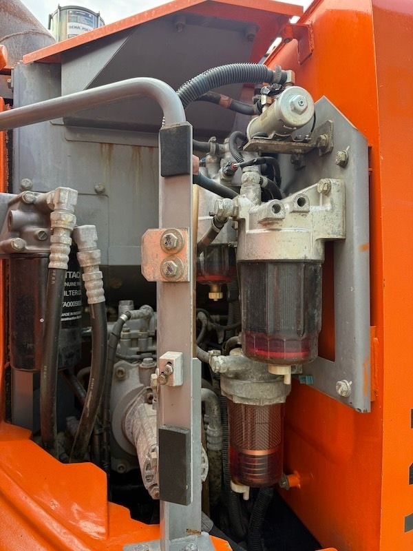 מחפר סורק Hitachi ZX 135 US-5B: תמונה 11
