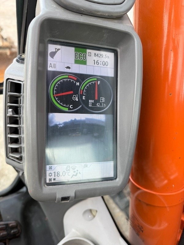 מחפר סורק Hitachi ZX 135 US-5B: תמונה 16