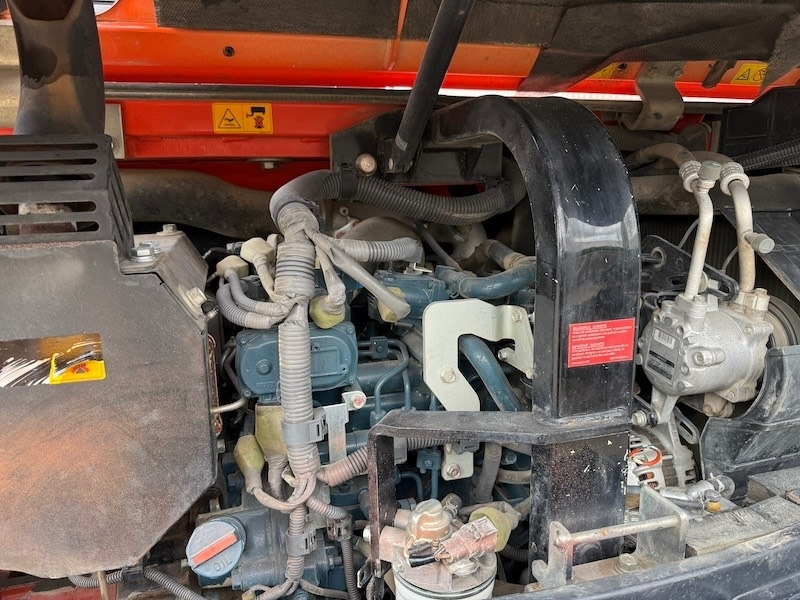 מיני מחפר Kubota KX 080-4: תמונה 10