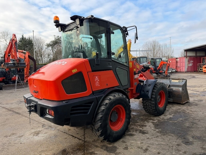 Kubota R 082 - מעמיס גלגלים: תמונה 4 Kubota R 082 - מעמיס גלגלים: תמונה 4