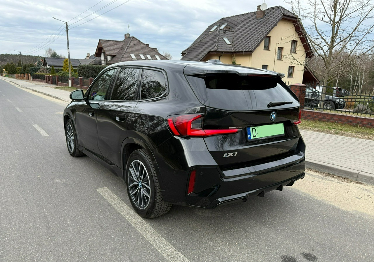 BMW X1 iX1 iX1 xDrive30 313KM M-Sport H/K Panorama AdaptiveLed Masaże Kam360 - SUV: תמונה 3 BMW X1 iX1 iX1 xDrive30 313KM M-Sport H/K Panorama AdaptiveLed Masaże Kam360 - SUV: תמונה 3