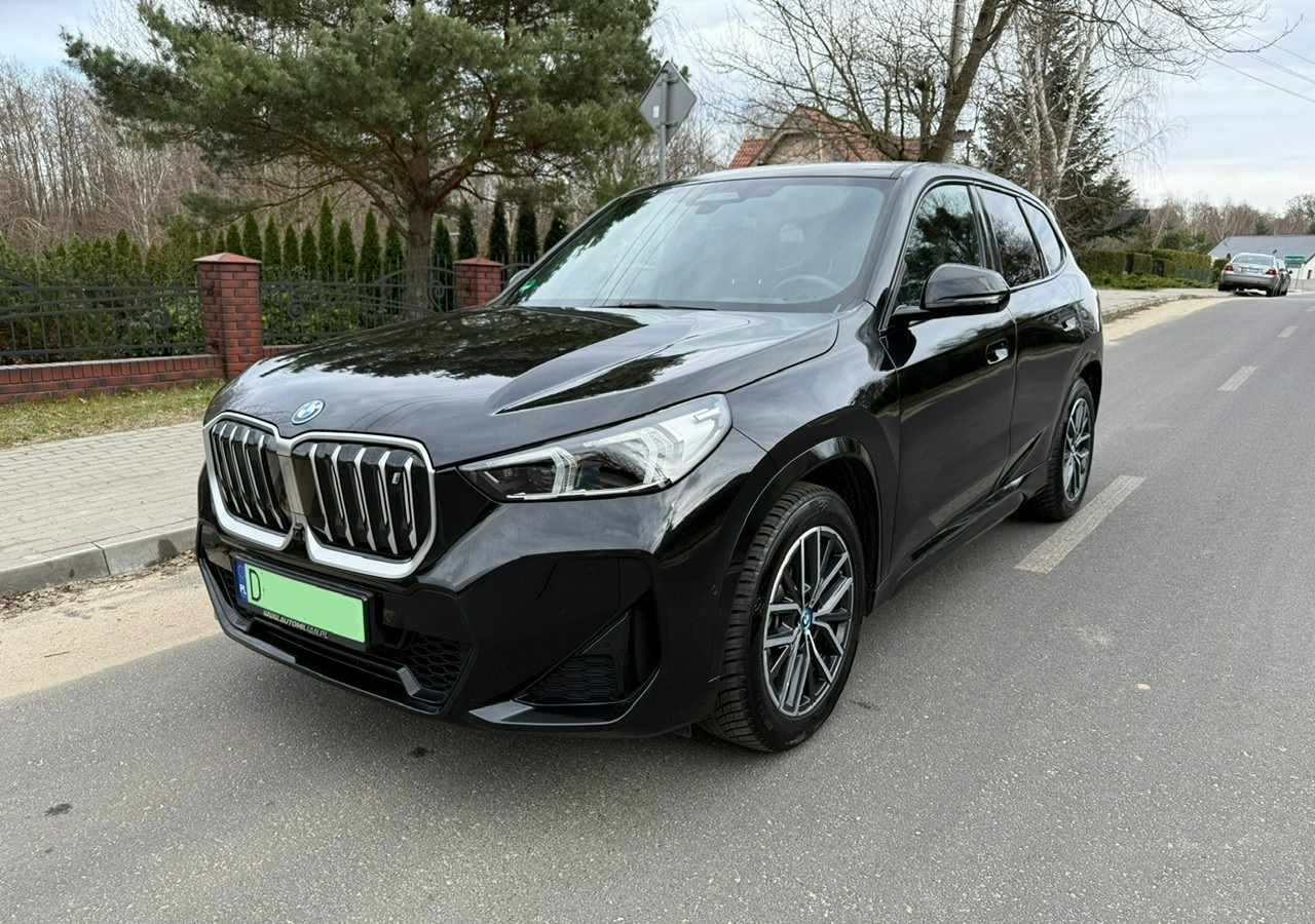 BMW X1 iX1 iX1 xDrive30 313KM M-Sport H/K Panorama AdaptiveLed Masaże Kam360 - SUV: תמונה 1 BMW X1 iX1 iX1 xDrive30 313KM M-Sport H/K Panorama AdaptiveLed Masaże Kam360 - SUV: תמונה 1