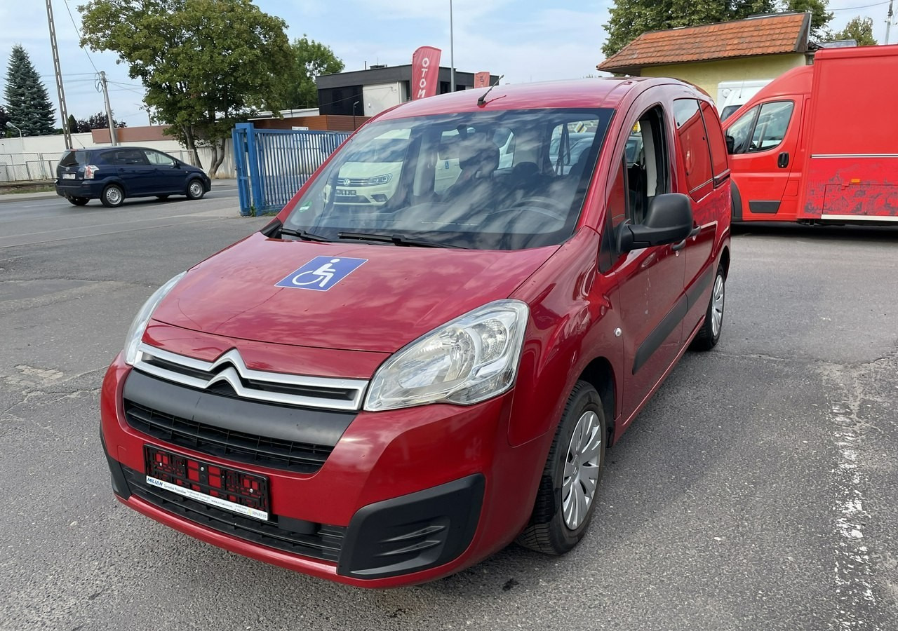 Citroen Berlingo II Berlingo 1.6 do przewozu Niepełnosprawnych inwalida rampa 2018 - מכונית: תמונה 5 Citroen Berlingo II Berlingo 1.6 do przewozu Niepełnosprawnych inwalida rampa 2018 - מכונית: תמונה 5