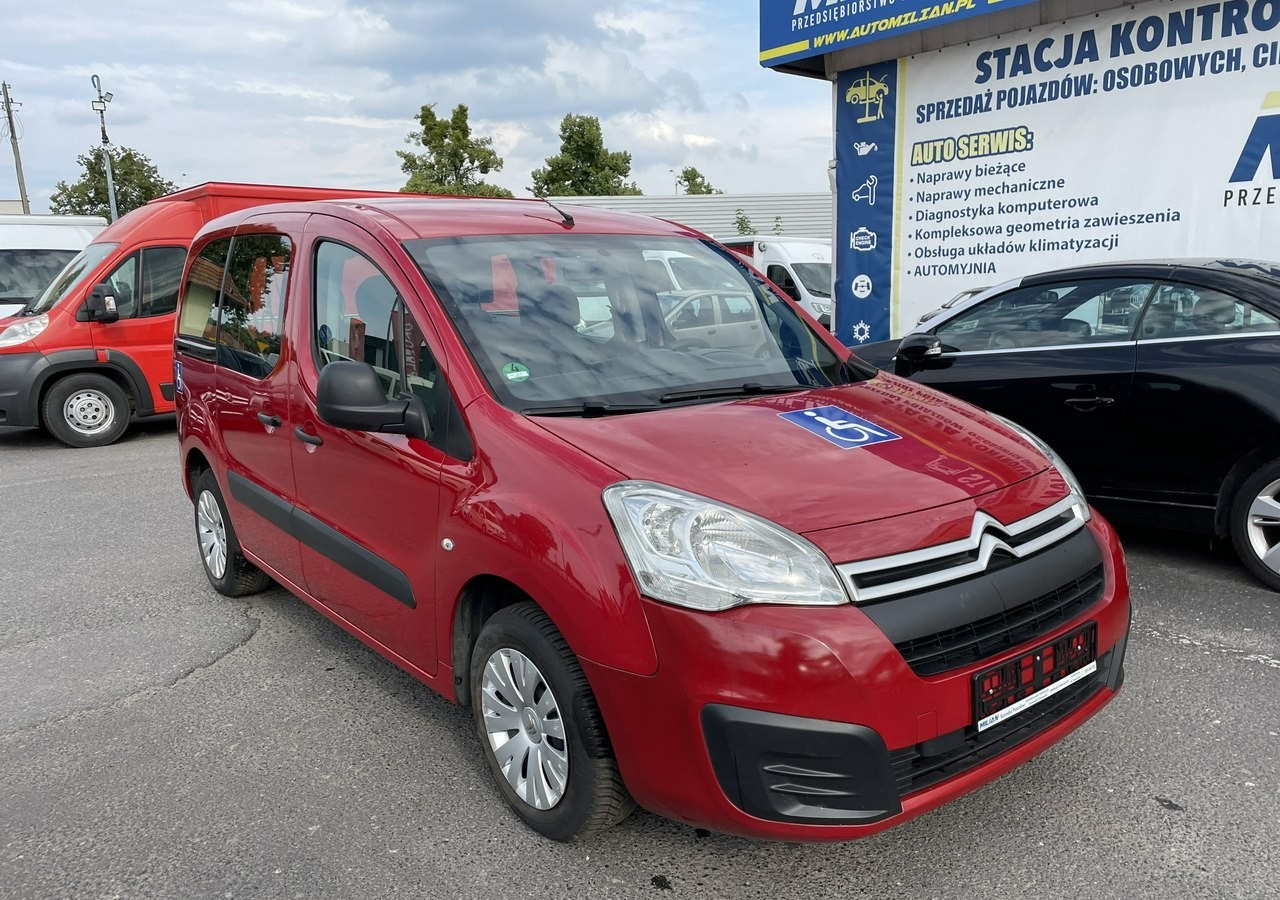 Citroen Berlingo II Berlingo 1.6 do przewozu Niepełnosprawnych inwalida rampa 2018 - מכונית: תמונה 4 Citroen Berlingo II Berlingo 1.6 do przewozu Niepełnosprawnych inwalida rampa 2018 - מכונית: תמונה 4