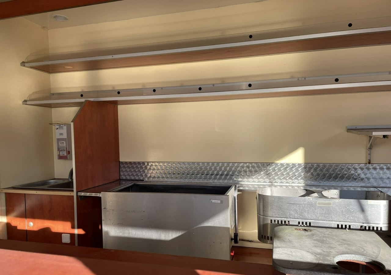 Fiat Ducato Autosklep wędlin Gastronomiczna food truck foodtruck sklep 118tkm 20 - משאית ממכר: תמונה 5 Fiat Ducato Autosklep wędlin Gastronomiczna food truck foodtruck sklep 118tkm 20 - משאית ממכר: תמונה 5