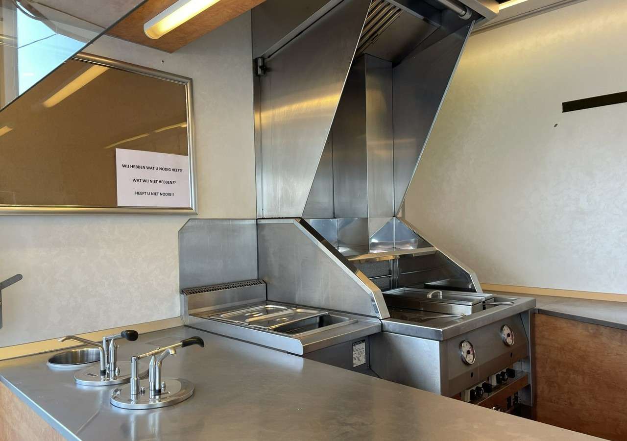 Fiat Ducato Fiat Autosklep Grill Gastronomiczny Food Truck Foodtruck sklep - משאית ממכר: תמונה 3 Fiat Ducato Fiat Autosklep Grill Gastronomiczny Food Truck Foodtruck sklep - משאית ממכר: תמונה 3