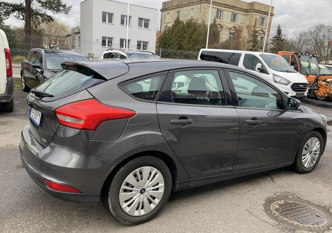 Ford Focus III Focus 1.0 EcoBoost Klima Salon PL 2015 - מכונית: תמונה 3 Ford Focus III Focus 1.0 EcoBoost Klima Salon PL 2015 - מכונית: תמונה 3