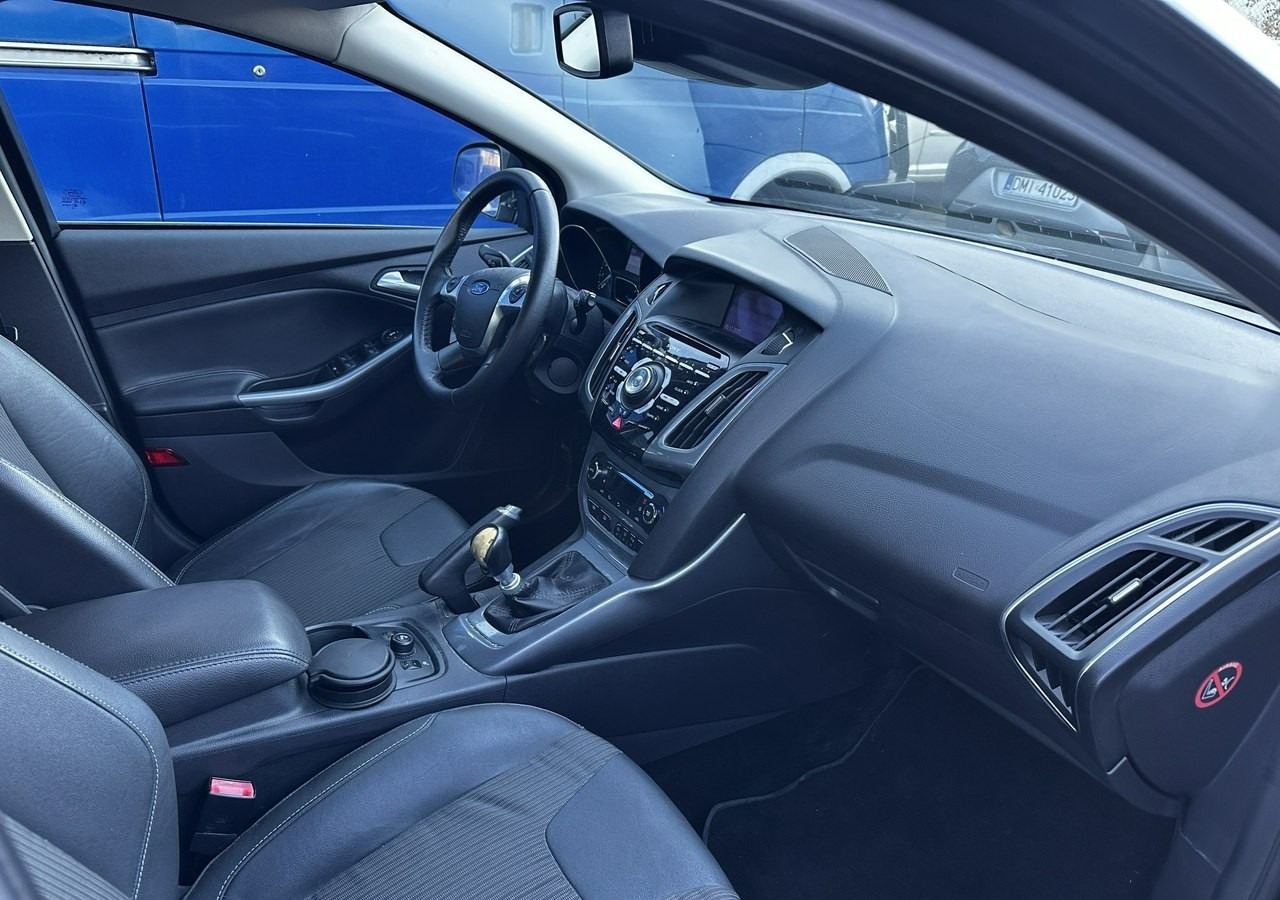 Ford Focus III Ford Focus Bogate wyposażenie 2012 - האצ'בק: תמונה 4 Ford Focus III Ford Focus Bogate wyposażenie 2012 - האצ'בק: תמונה 4